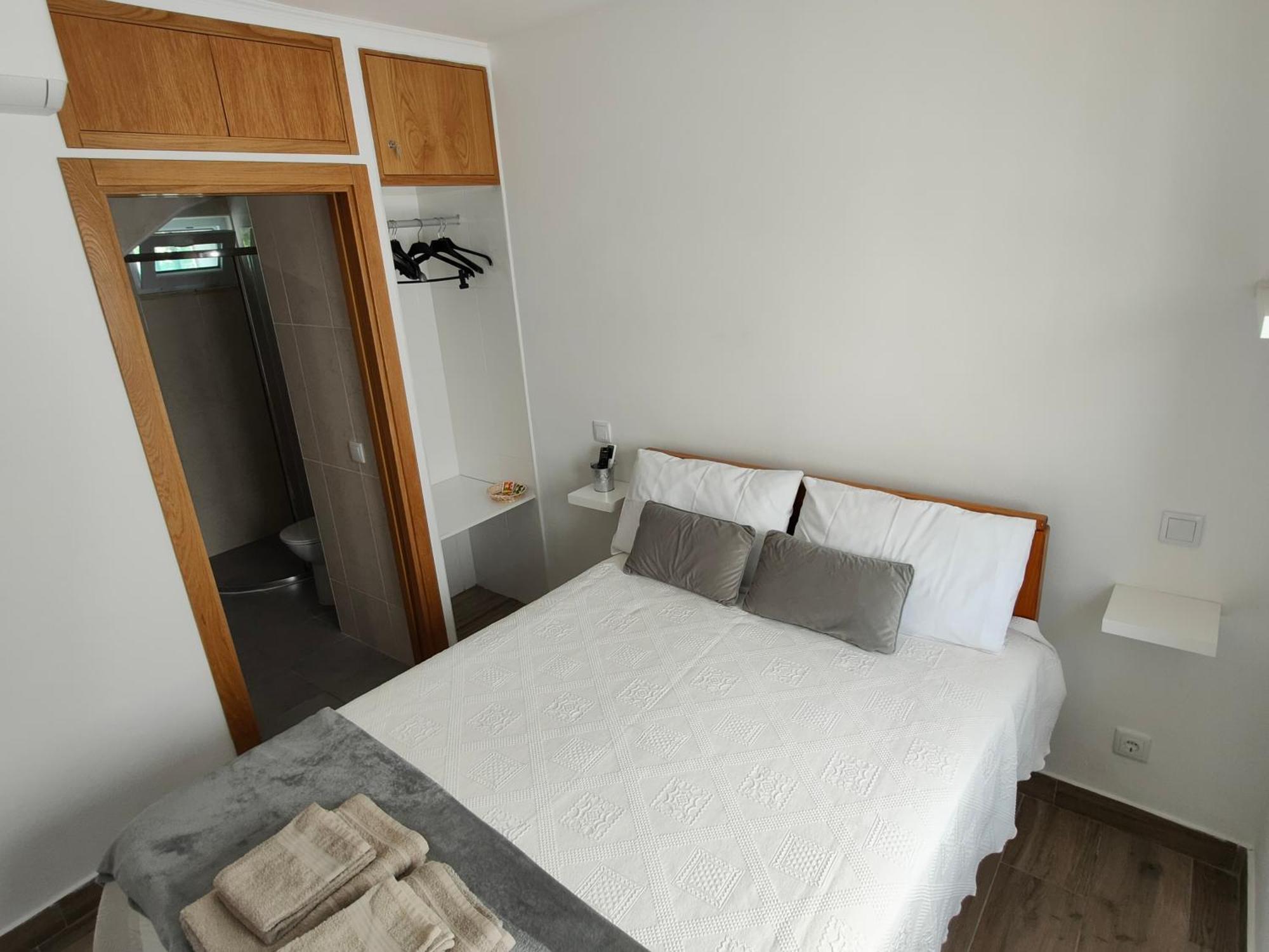 Casa Da Avo - City Center - Private Bedrooms Lagos Phòng bức ảnh
