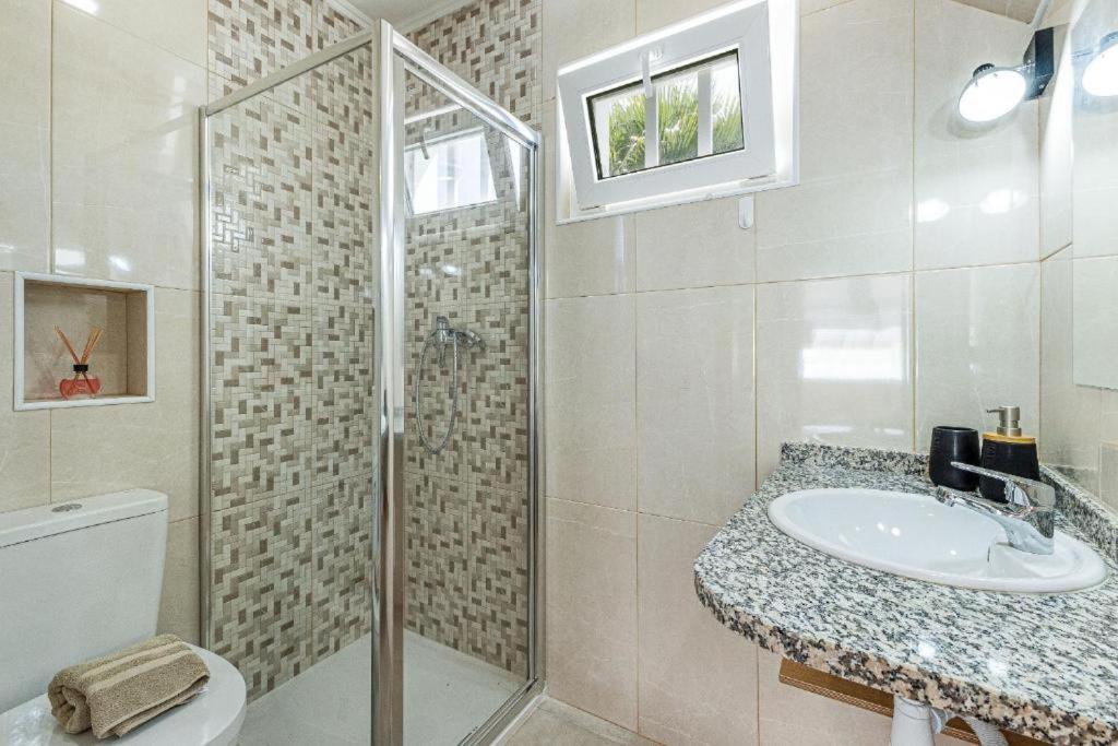 Casa Da Avo - City Center - Private Bedrooms Lagos Phòng bức ảnh